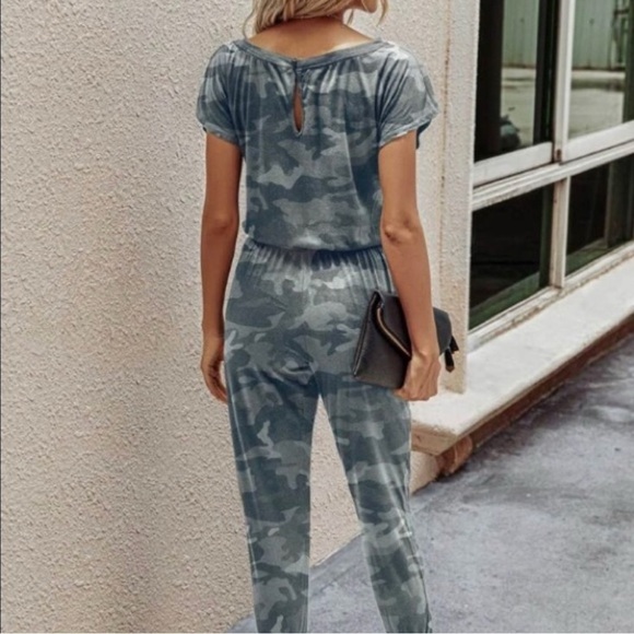 NEW Womens Camo Jogger Jumpsuit - Picture 2 of 5